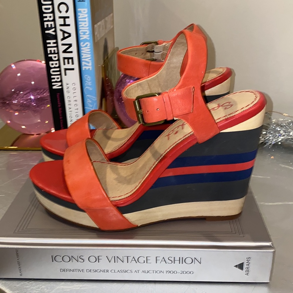 Splendid wedges